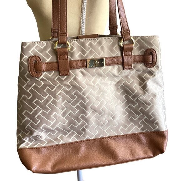 Tommy Hilfiger Large Beige Monogram‎ TH Tote Bag CA 20781 - Picture 1 of 17